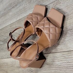 Open Edit Size 6 Tan Austyn Quilted Sandals